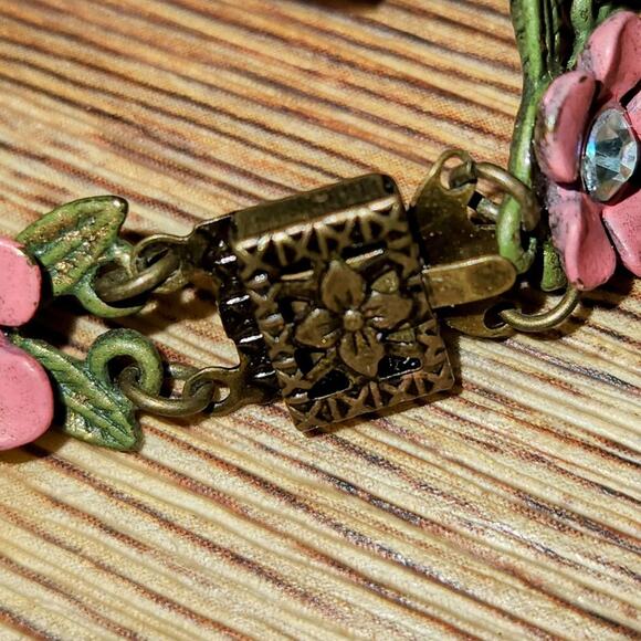 DEADSTOCK FLORAL Y2K NO BOUNDARIES BRACELET WHIMSYGOTH FAIRYCORE COTTAGECORE - Picture 2 of 3